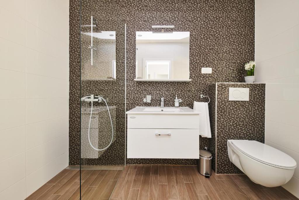 Apartments Martello Garden โปเรช ภายนอก รูปภาพ