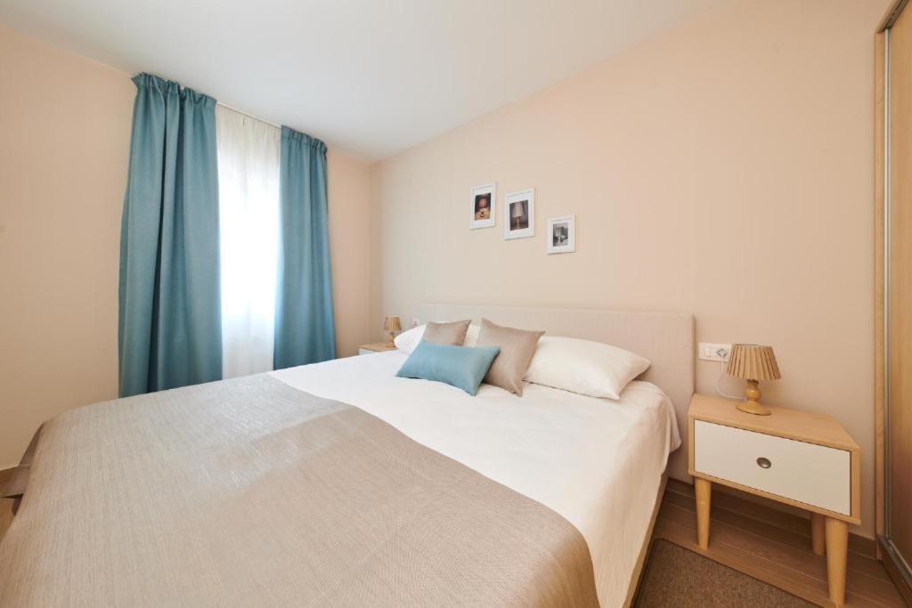 Apartments Martello Garden โปเรช ภายนอก รูปภาพ