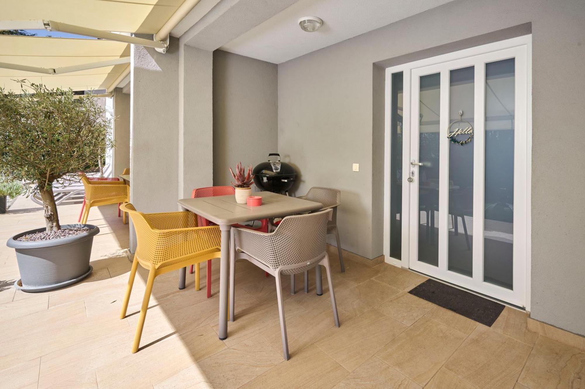 Apartments Martello Garden โปเรช ภายนอก รูปภาพ