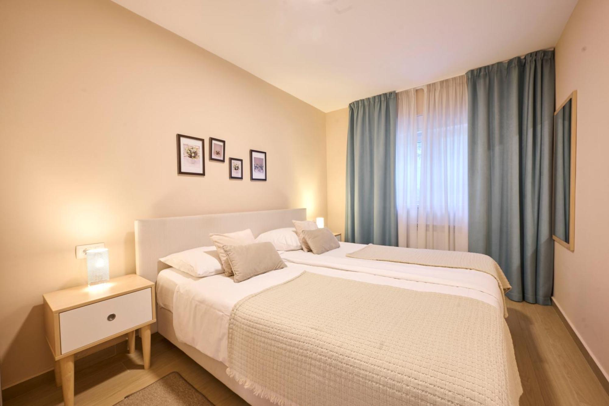 Apartments Martello Garden โปเรช ภายนอก รูปภาพ
