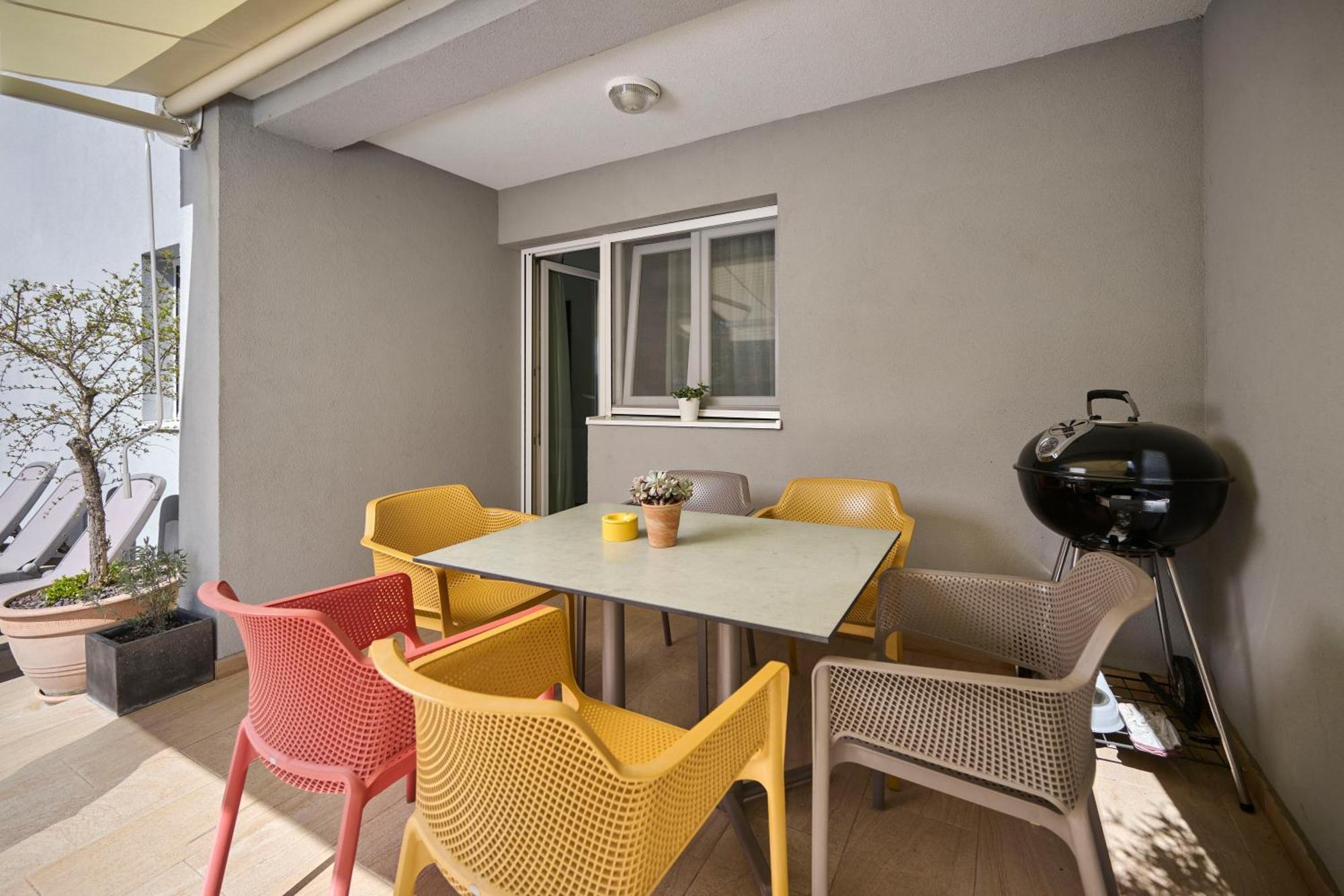 Apartments Martello Garden โปเรช ภายนอก รูปภาพ